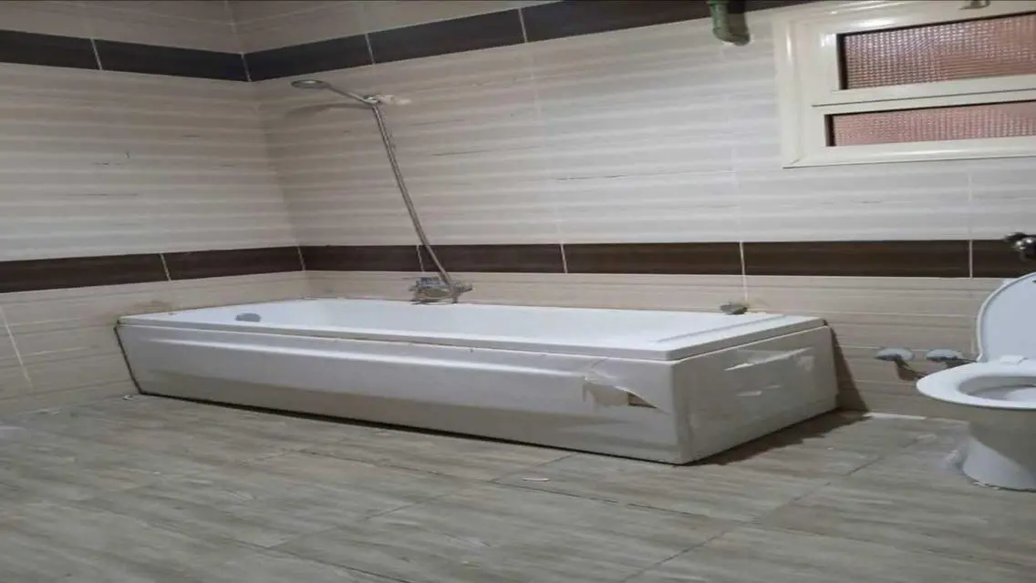 Luxurious Apartment with 180 sqm, Balcony and Wall Closets