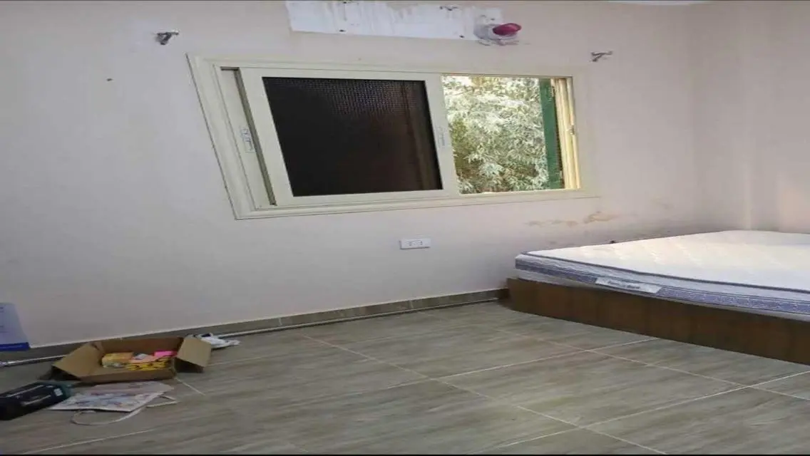 Luxurious Apartment with 180 sqm, Balcony and Wall Closets