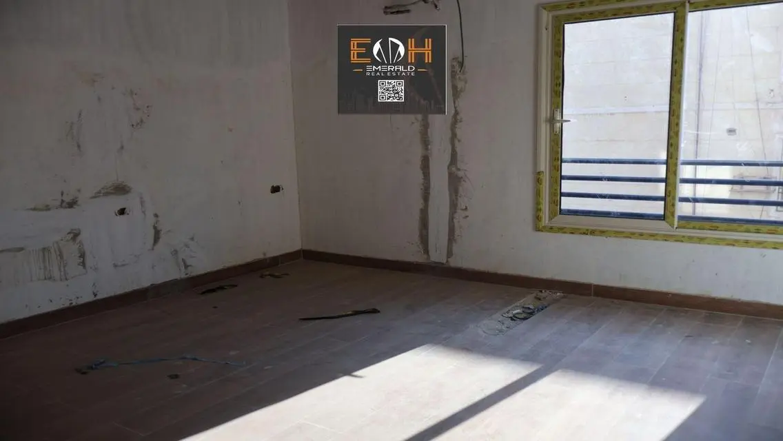 Stunning Apartment for Sale at 34-34