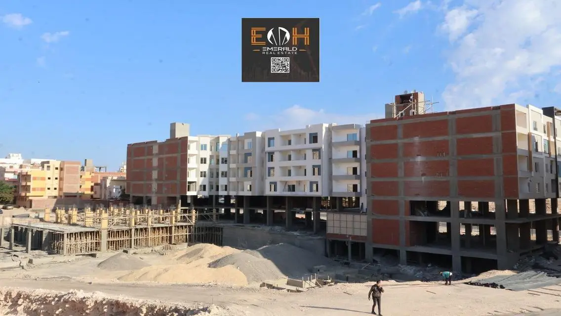 Luxury Apartment for Sale with Expansive Space in Prime Location