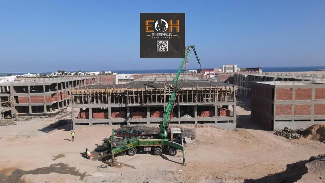 Luxury Apartment with Spacious Layout in Prime Location