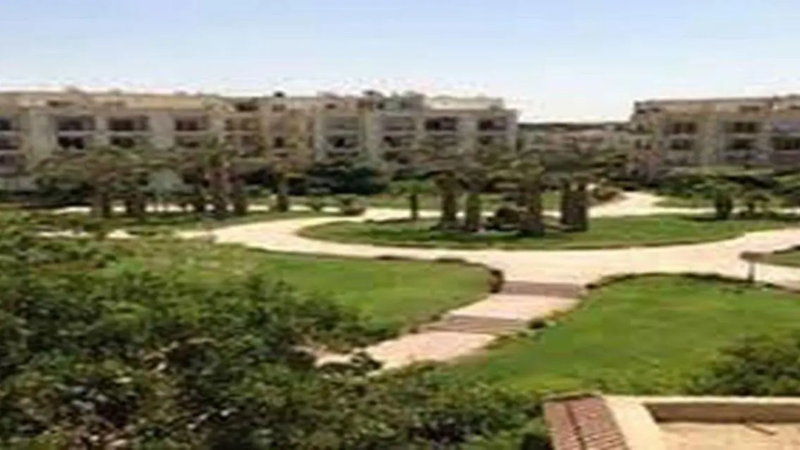 فيلا فاخرة مع مسبح خاص وحديقة في موقع متميز