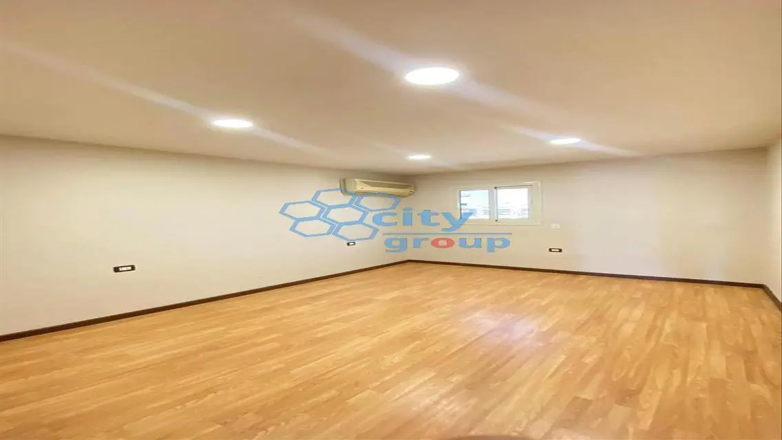 Modern Meeting Room for Rent in the City
