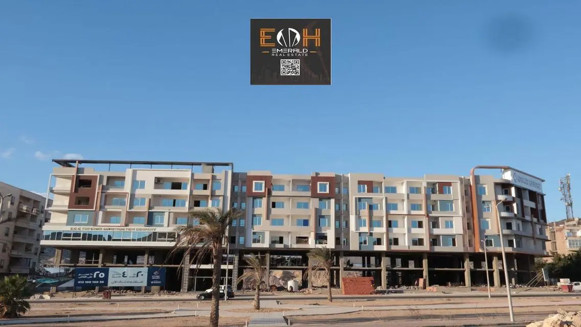 Luxury Apartment with Private Garden and Pool in Prime Location