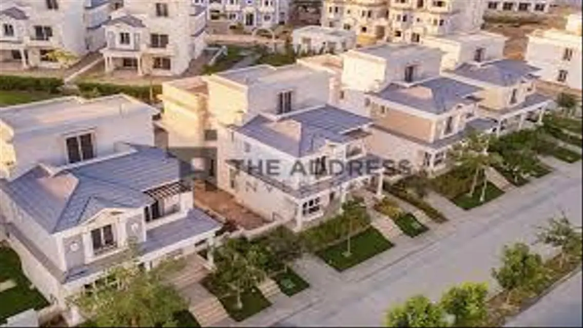 Luxurious Apartment with Spacious Living and Stunning Views