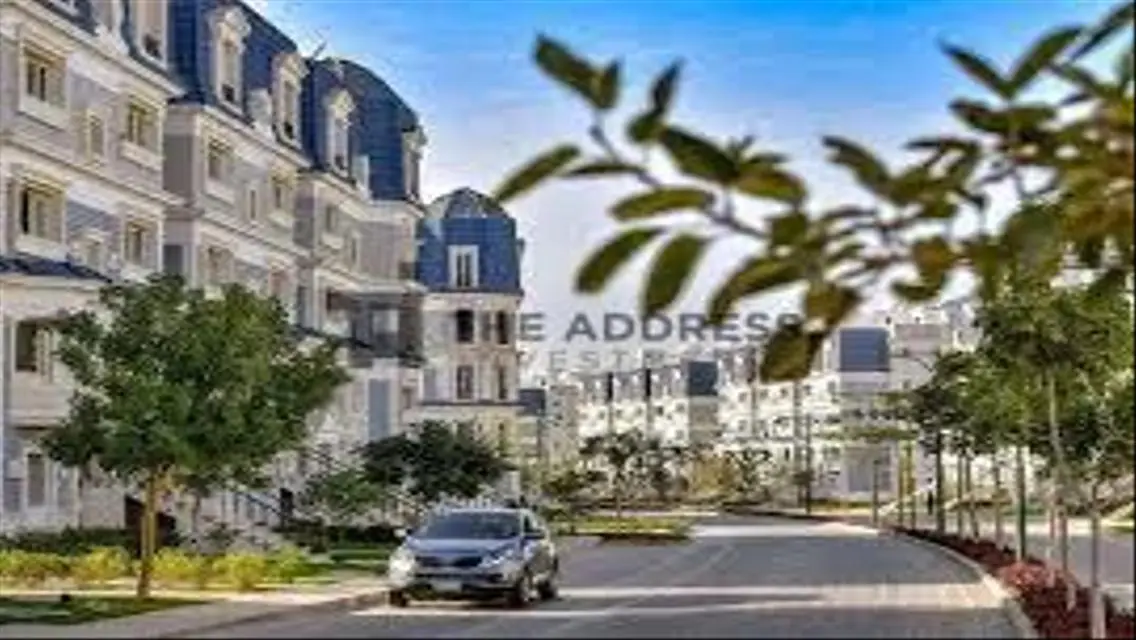 Luxurious Apartment with Spacious Living and Stunning Views