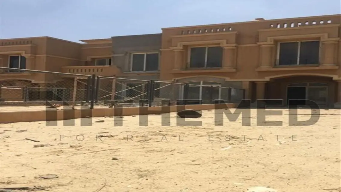 Luxury Apartment with Private Garden and Premium Amenities