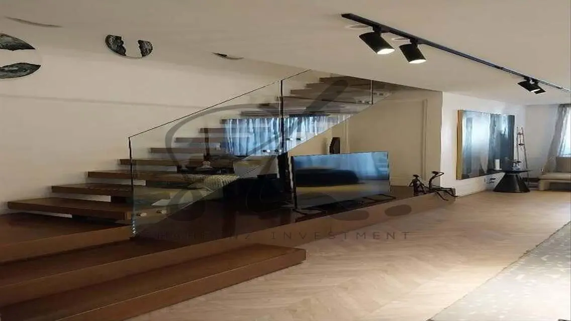 Luxurious Apartment in Stone Park with Spacious Living