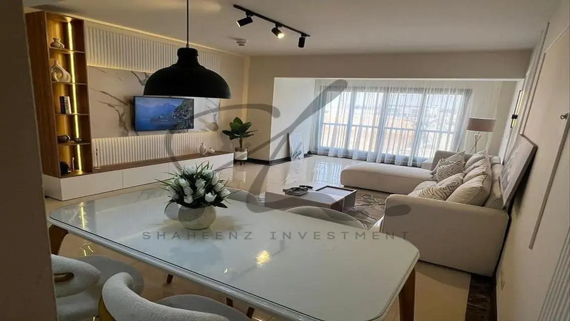 Luxurious Apartment in Stone Park with Spacious Living