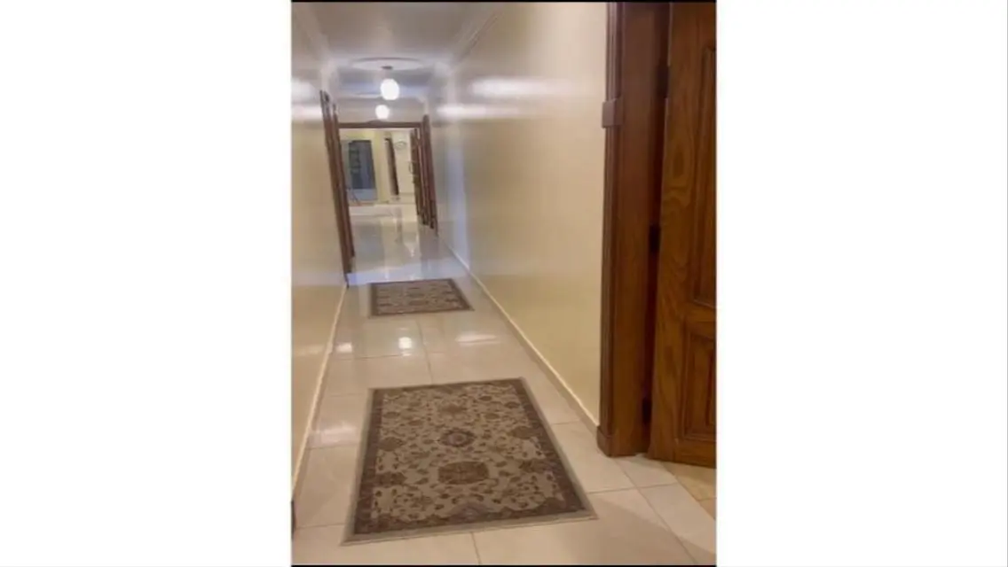 شقة فاخرة للإيجار بسعر مميز في موقع رائع