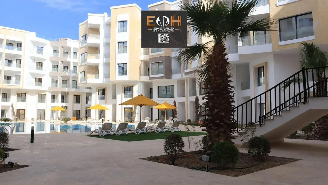 Luxury Apartment with Private Garden and Pool