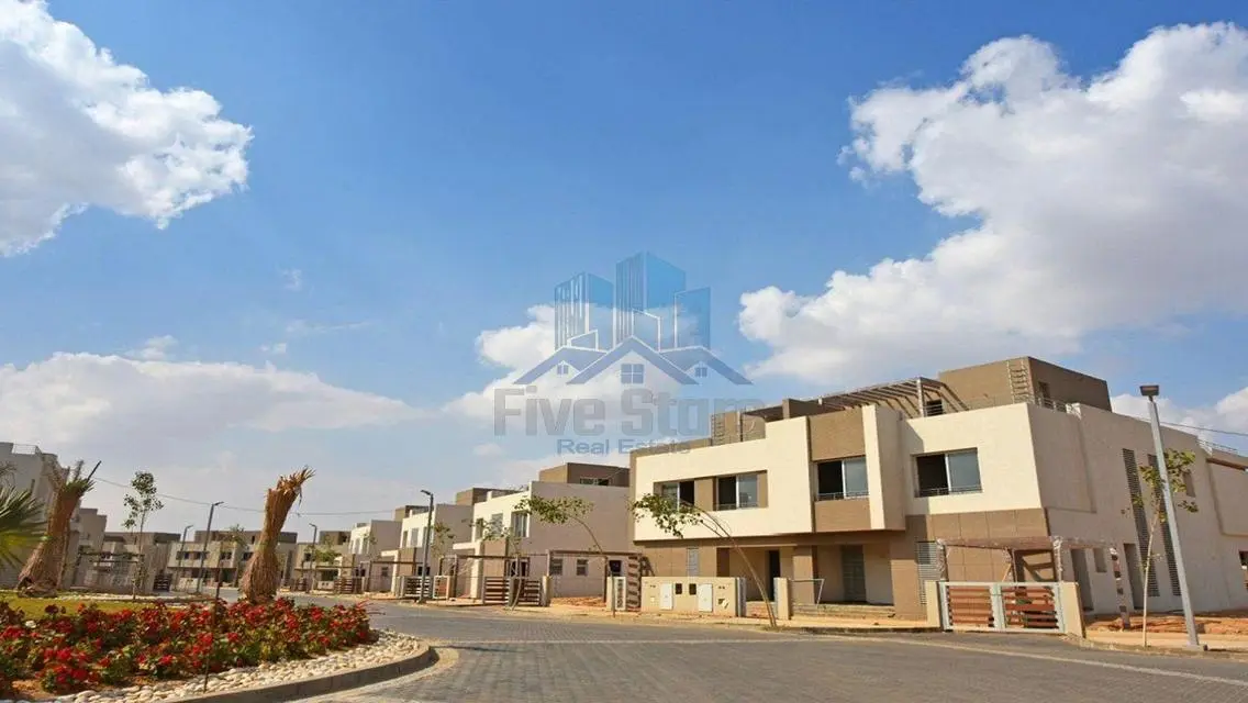 شقة فاخرة للبيع بمساحة واسعة 331 متر