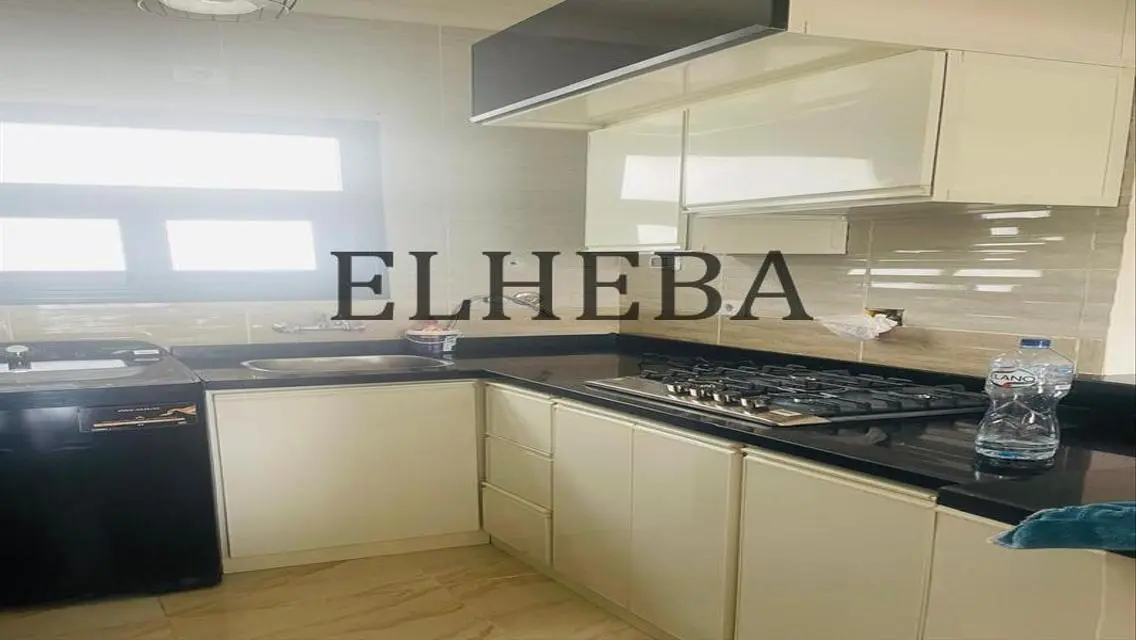 وحدة تجارية متميزة في منطقة East Hub