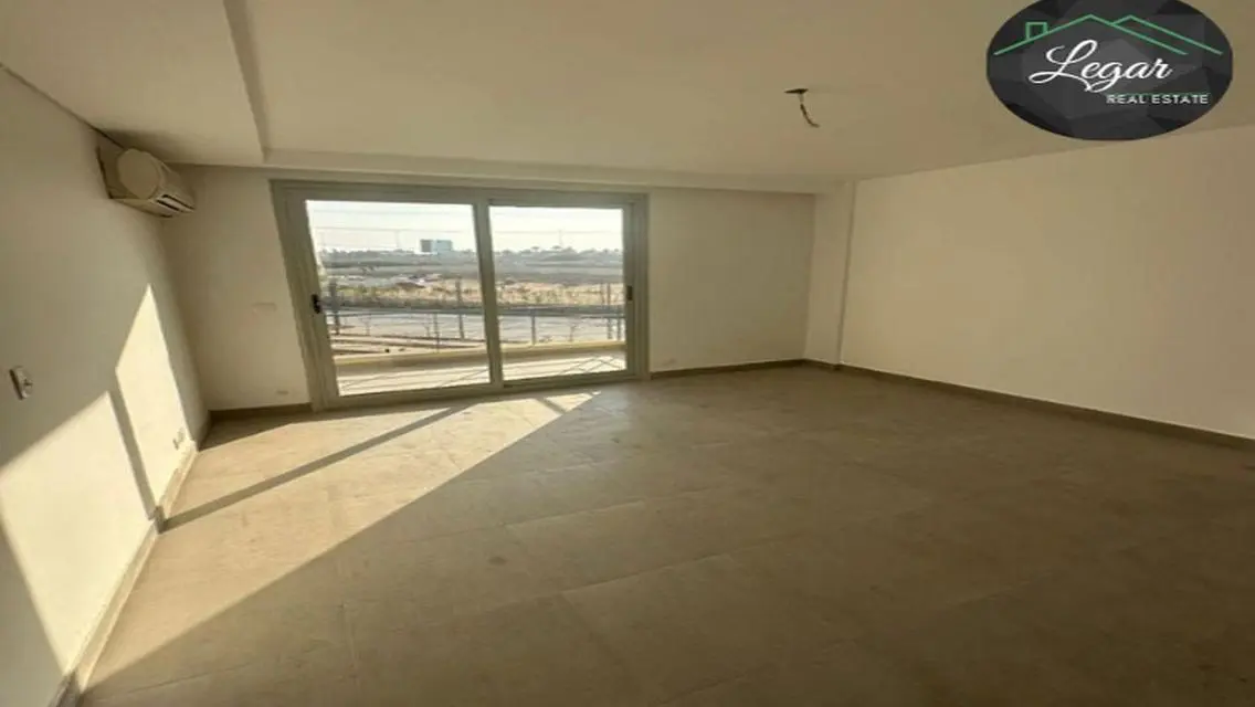 Luxury Apartment for Sale in Palm Parks at an Exceptional Price