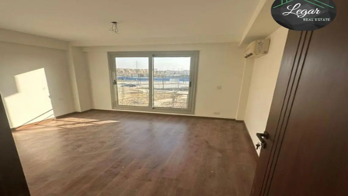 Luxury Apartment for Sale in Palm Parks at an Exceptional Price