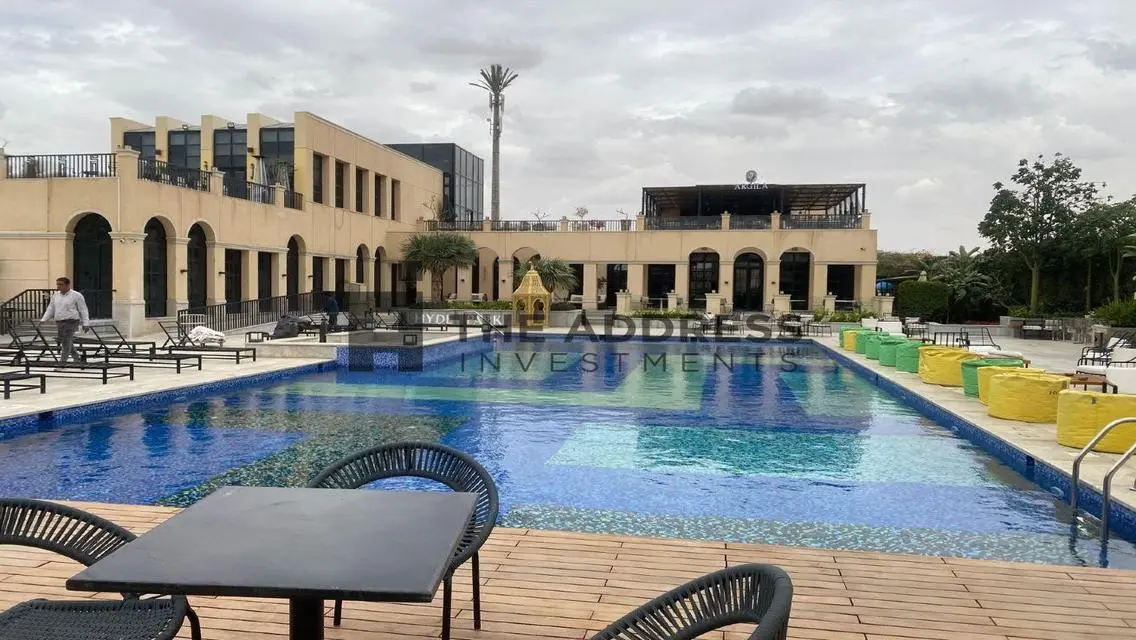 فيلا فاخرة مع حديقة ومسبح خاص
