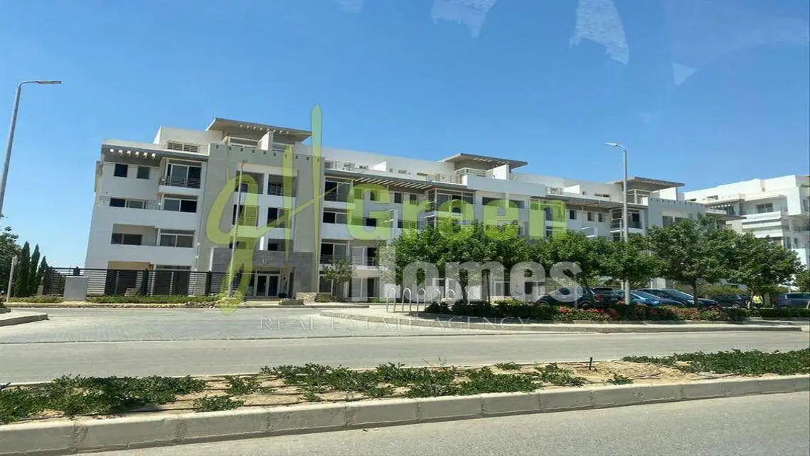 Luxurious Villa for Sale with Private Garden and Pool