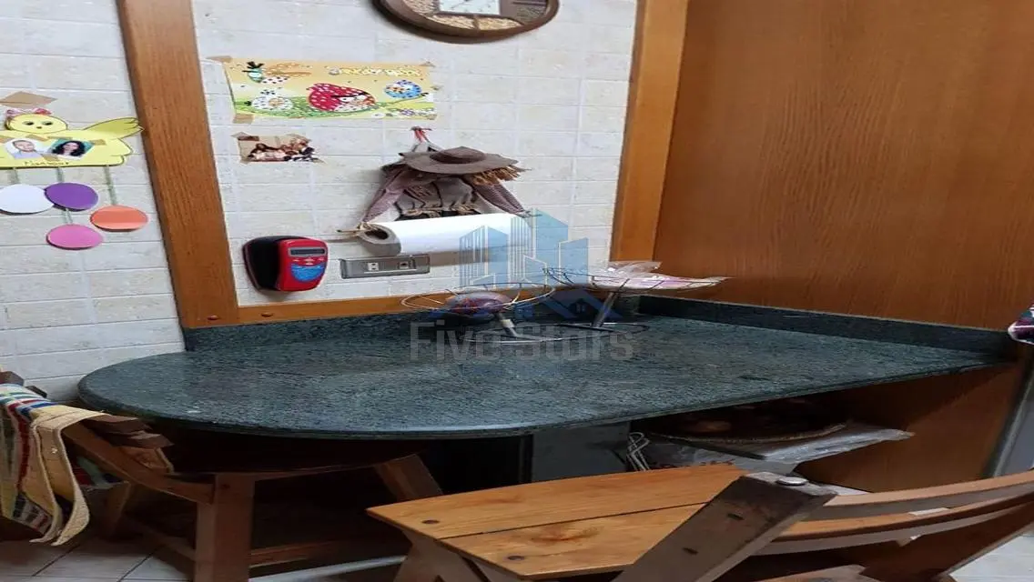 فيلا فاخرة  في حي متميز مع حديقة خاصة