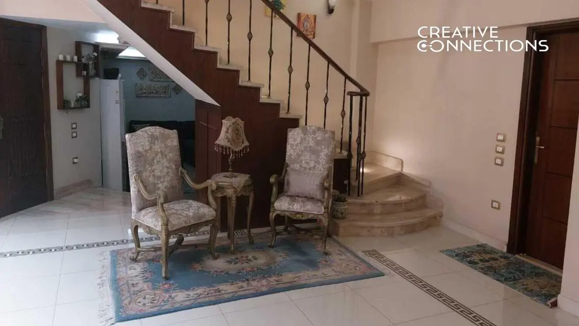 فيلا فاخرة بمساحة واسعة مع شرفة وحديقة خاصة