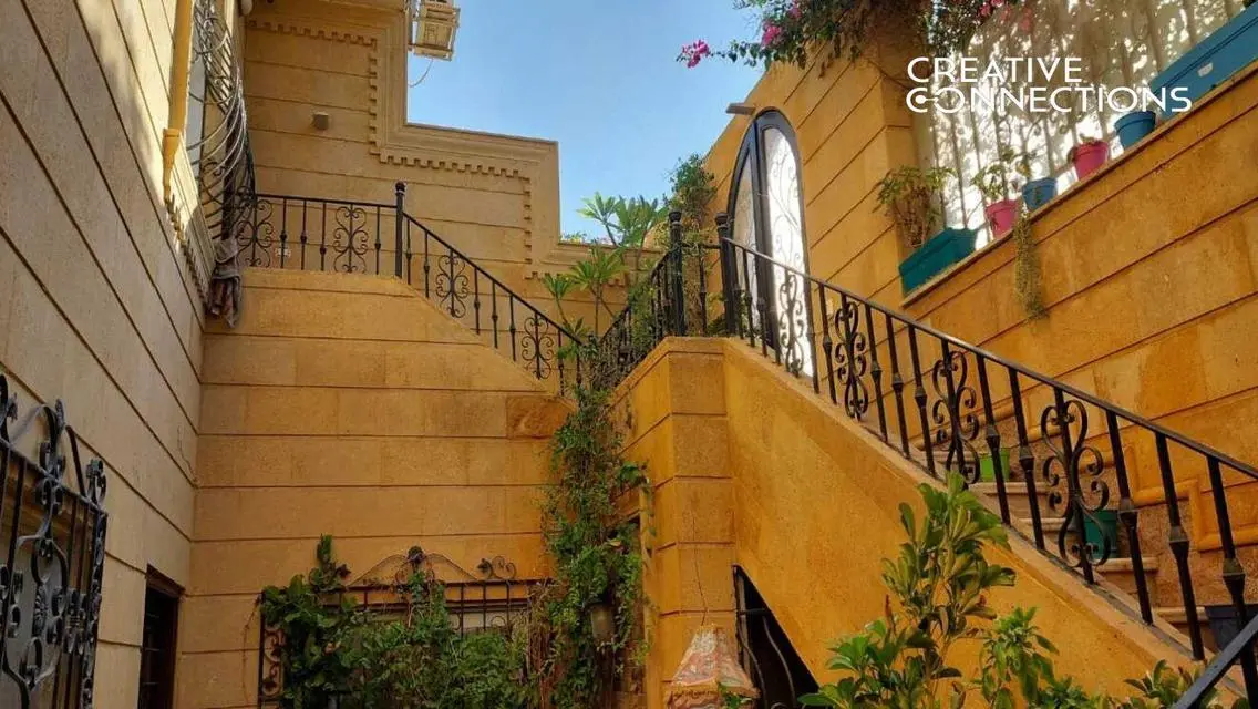فيلا فاخرة بمساحة واسعة مع شرفة وحديقة خاصة