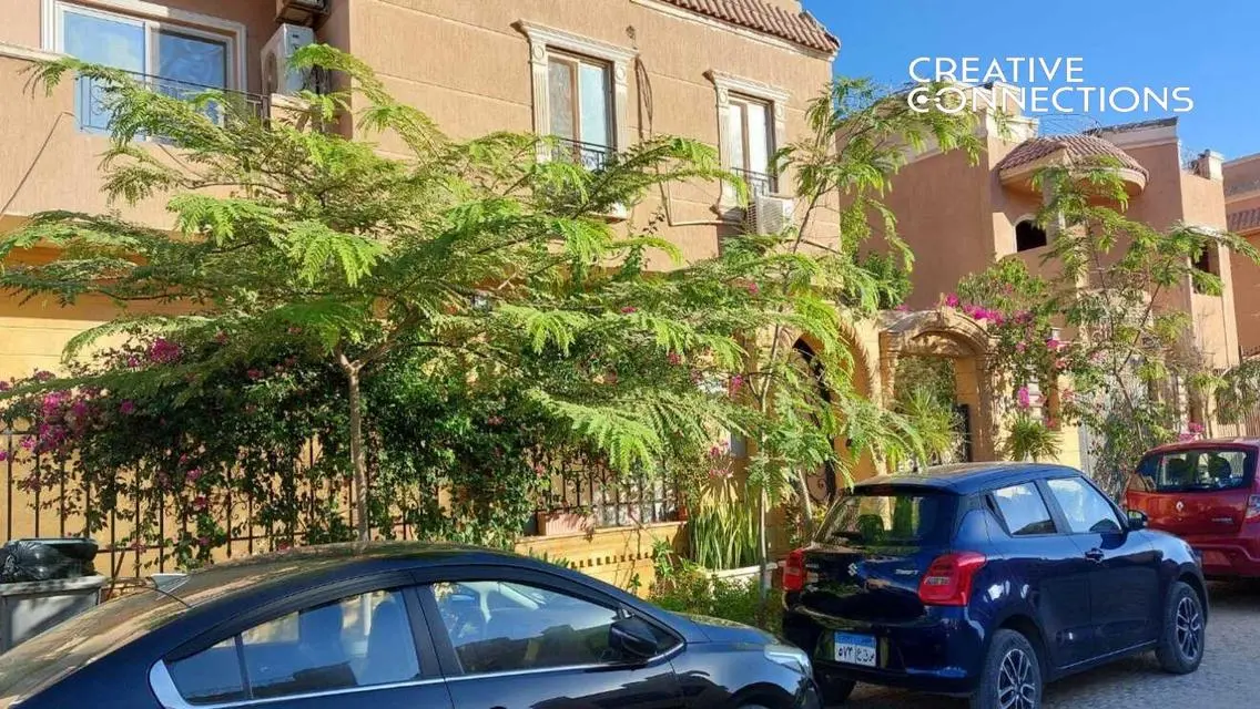فيلا فاخرة بمساحة واسعة مع شرفة وحديقة خاصة