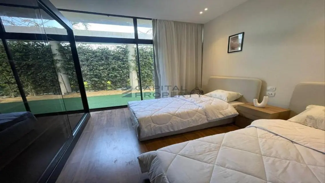 Luxury Apartment with Stunning Views and Spacious Areas in the Heart of the City