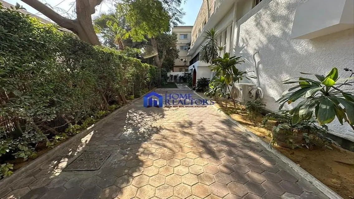 فيلا مجددة للإيجار في المعادي سرايات