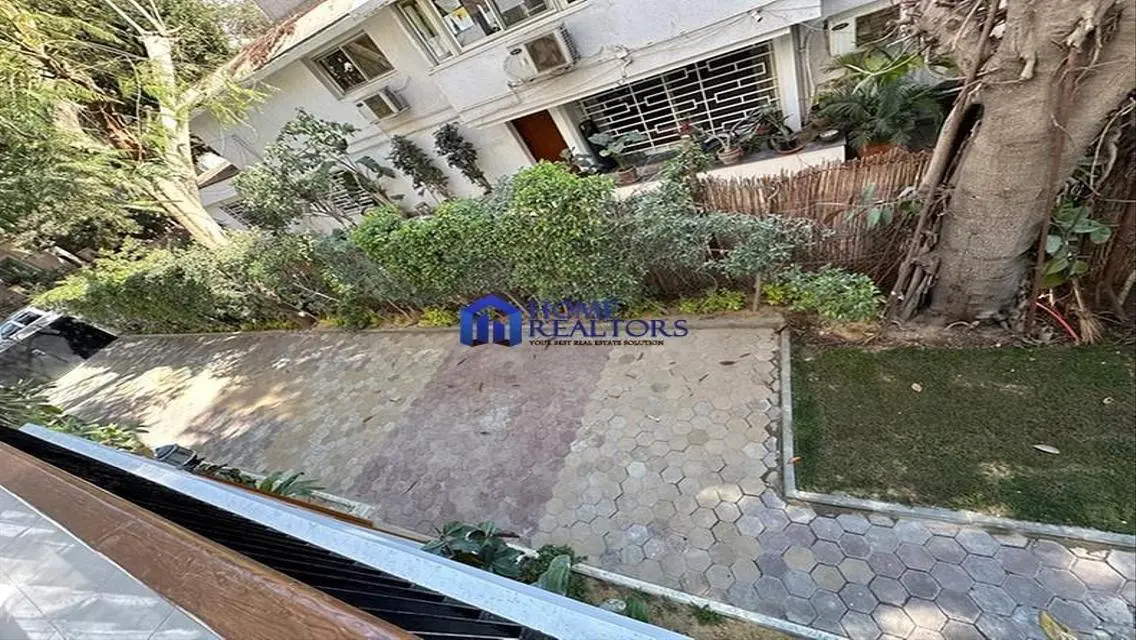 فيلا مجددة للإيجار في المعادي سرايات