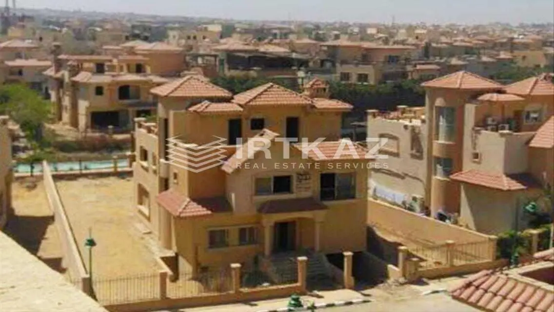 فيلا فاخرة بمساحة 600 متر للبيع