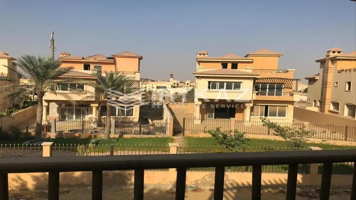 فيلا فاخرة بمساحة 600 متر للبيع