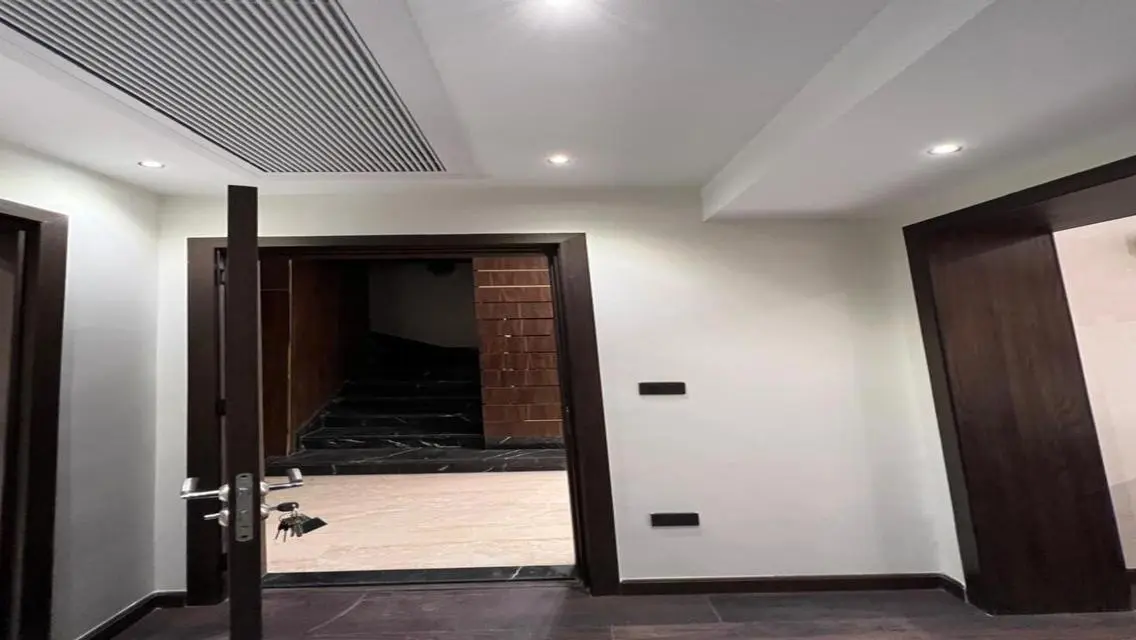 Luxury Apartment with Maid Room and Private Garden