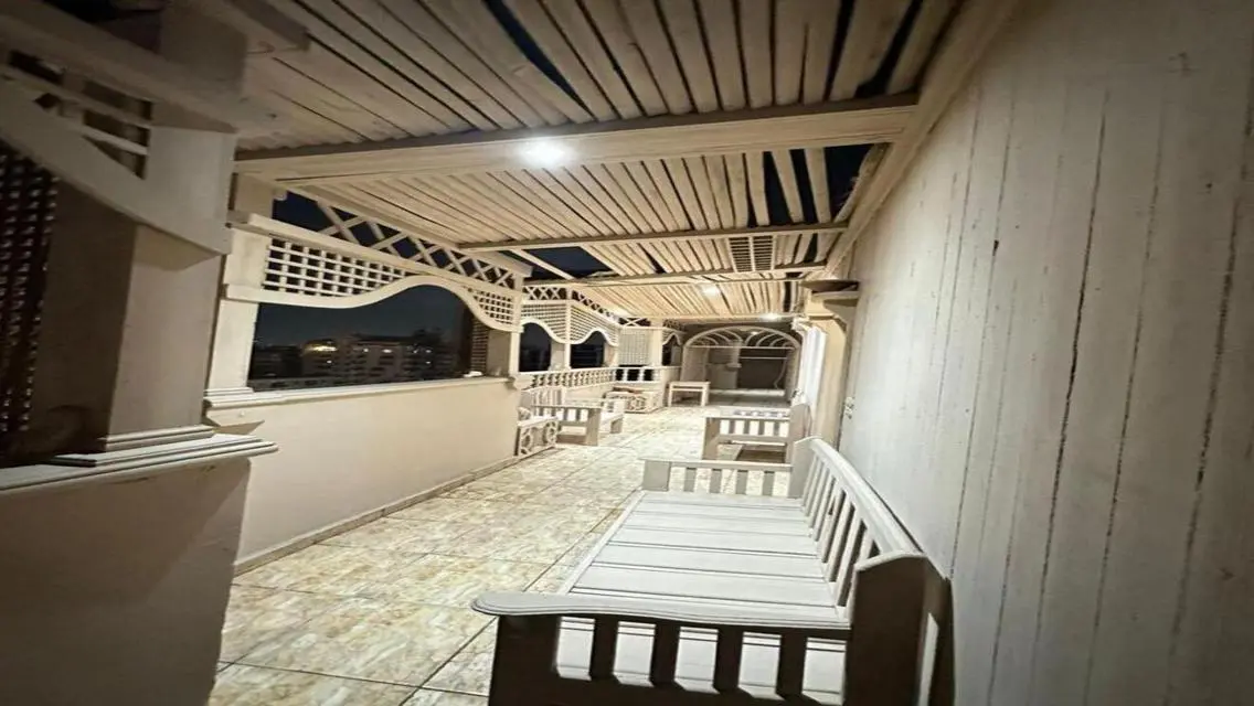 فيلا فاخرة بمساحة واسعة للبيع