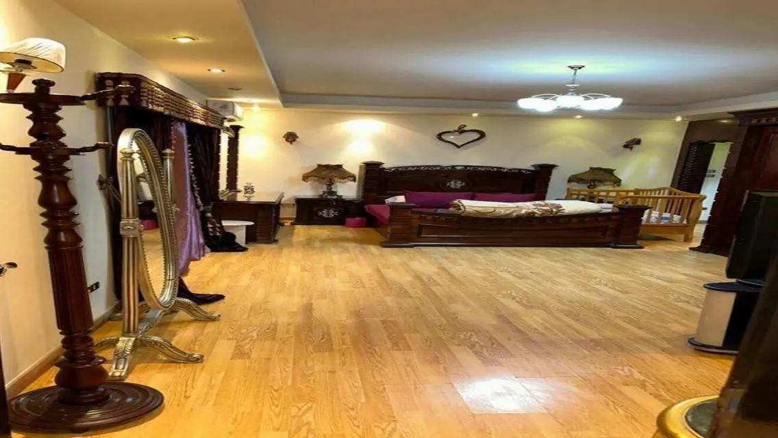 فيلا فاخرة بمساحة واسعة للبيع