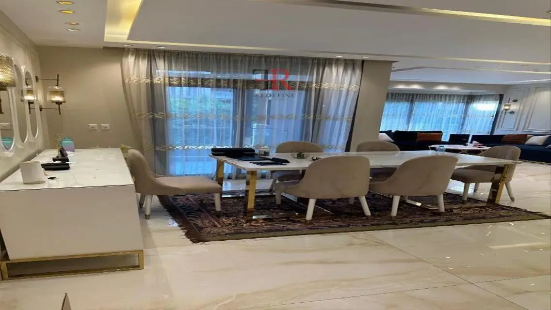 Luxury Apartment in Eastown 90