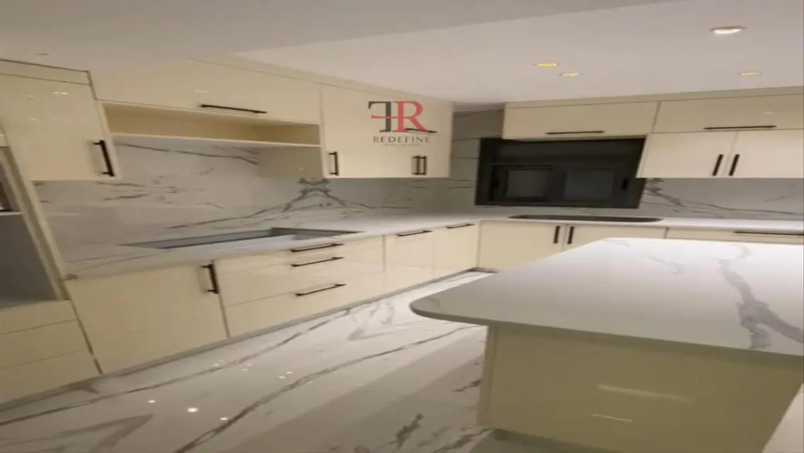 Luxury Apartment in Eastown 90