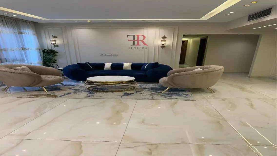 Luxury Apartment in Eastown 90