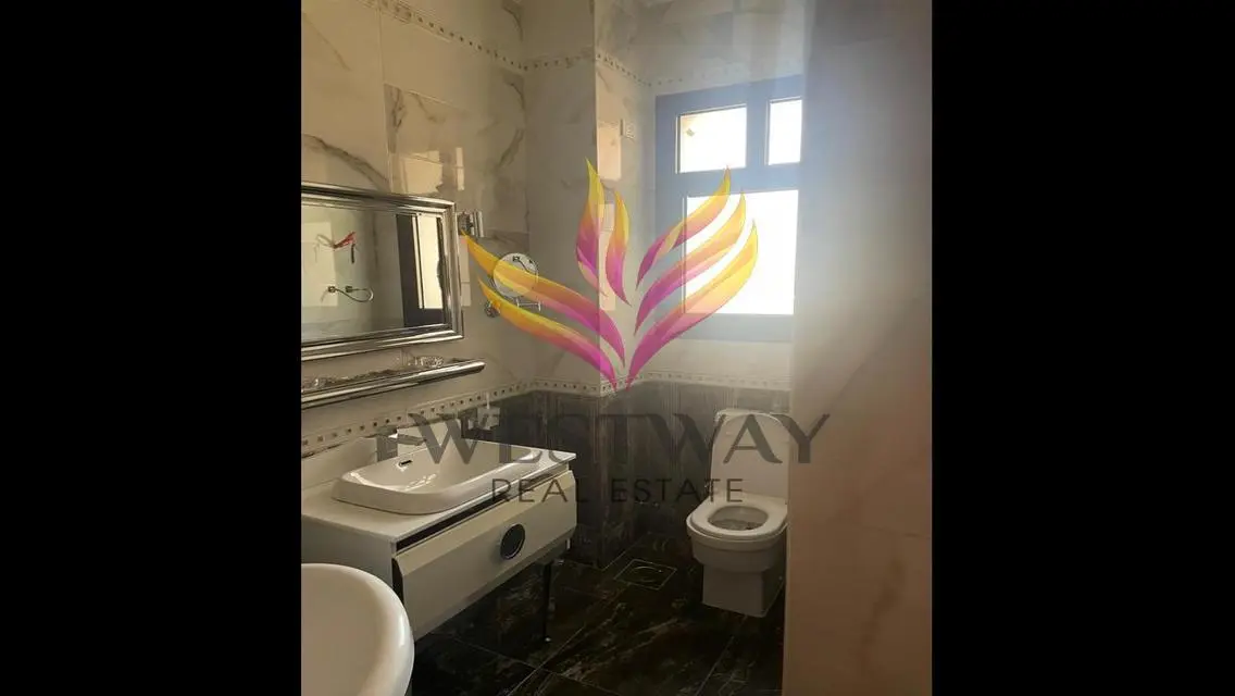 شقة فاخرة للبيع بواجهة جذابة