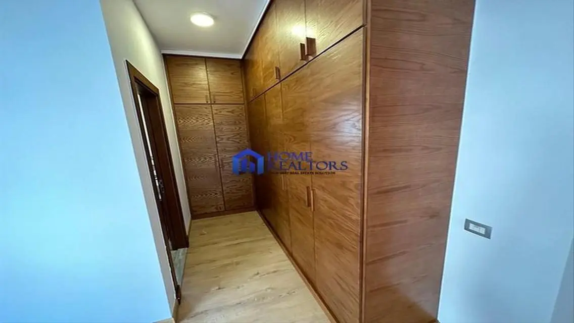 Modern Duplex for Rent in West Golf Compound