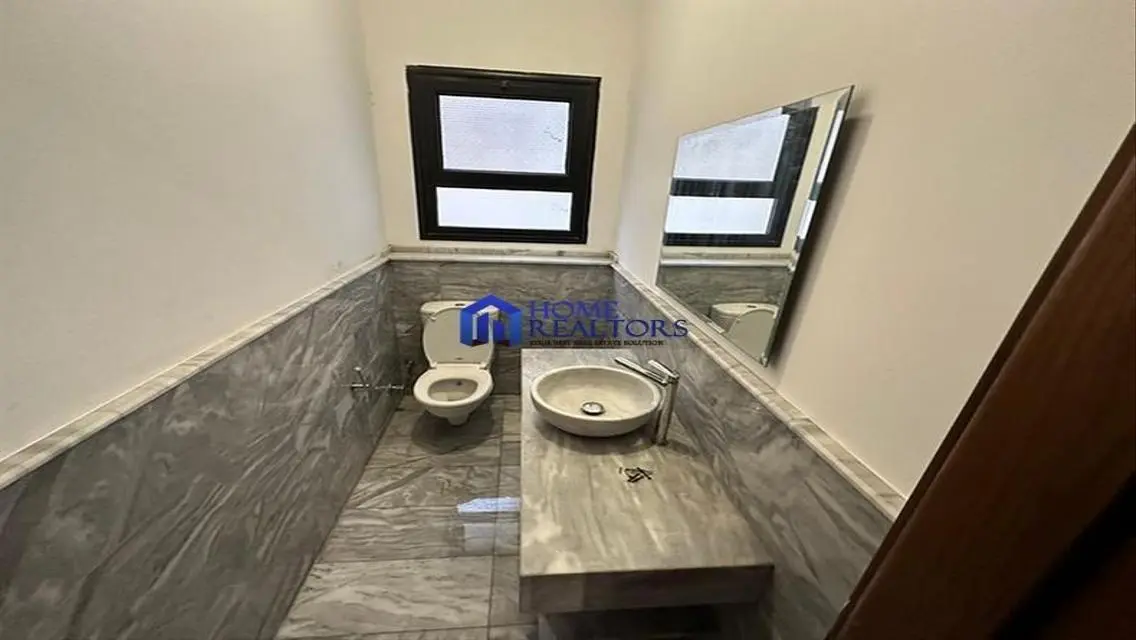 Modern Duplex for Rent in West Golf Compound