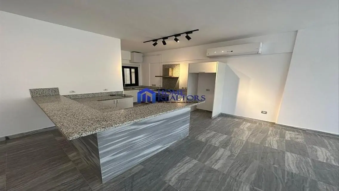 Modern Duplex for Rent in West Golf Compound