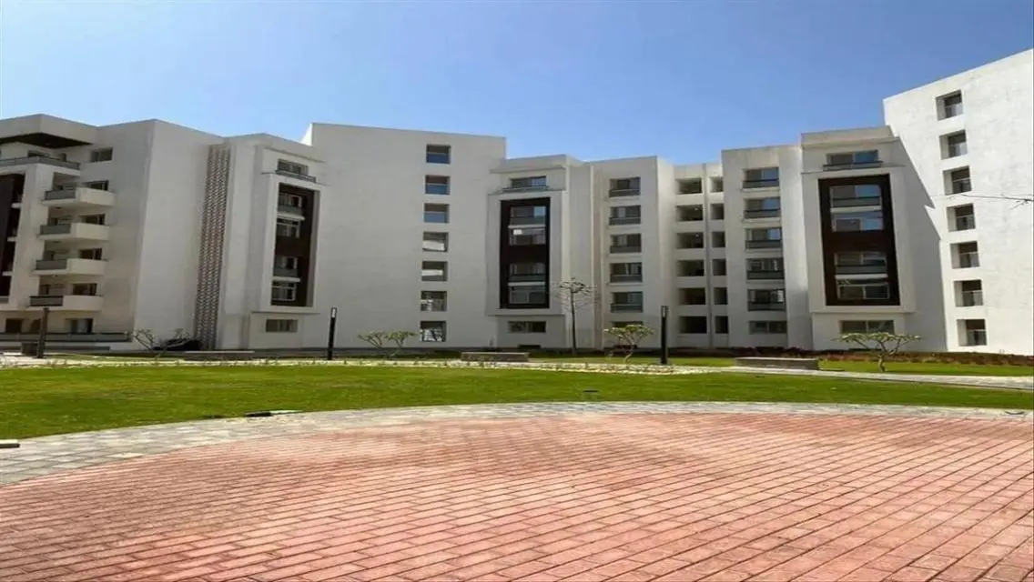 Luxury Apartment with Balcony and Shared Pool