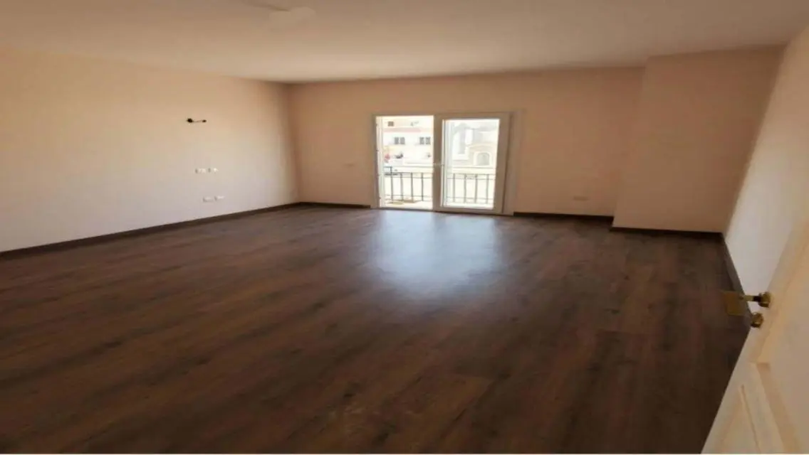 Luxury Apartment with Balcony and Shared Pool