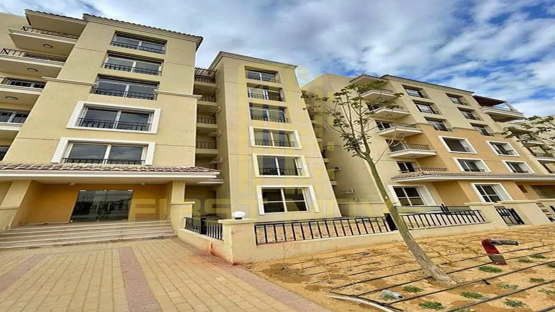 فيلا فاخرة بمساحة واسعة للبيع مقابل 310,000 ج.م