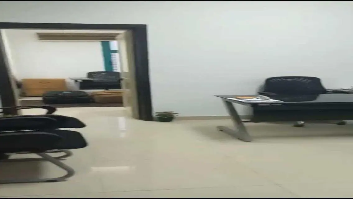 شقة فاخرة للإيجار بمساحة مناسبة وسعر مغري