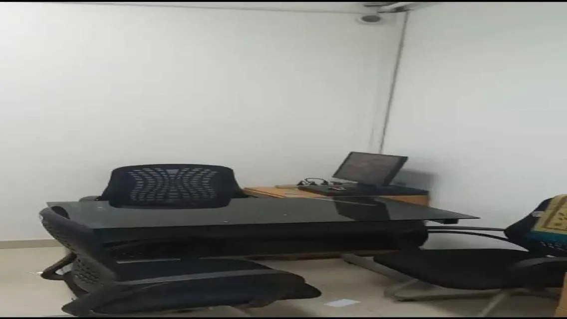 شقة فاخرة للإيجار بمساحة مناسبة وسعر مغري