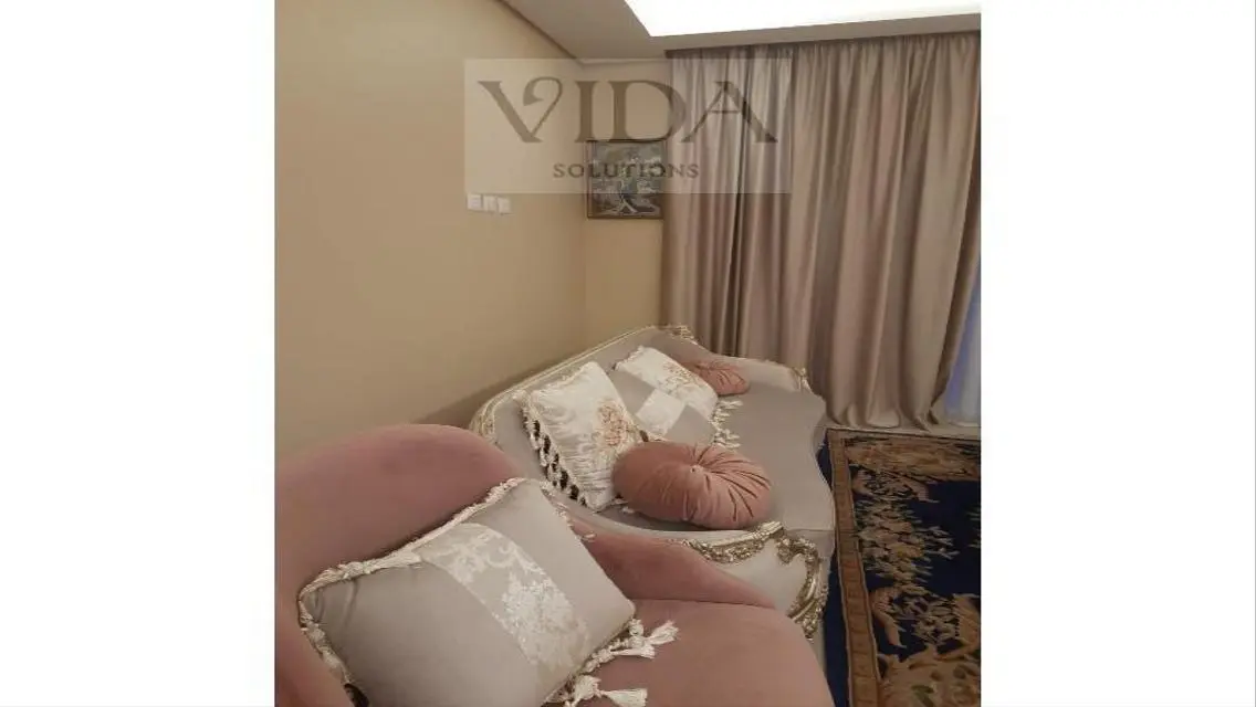 شقة فاخرة مع إطلالة على البحيرة