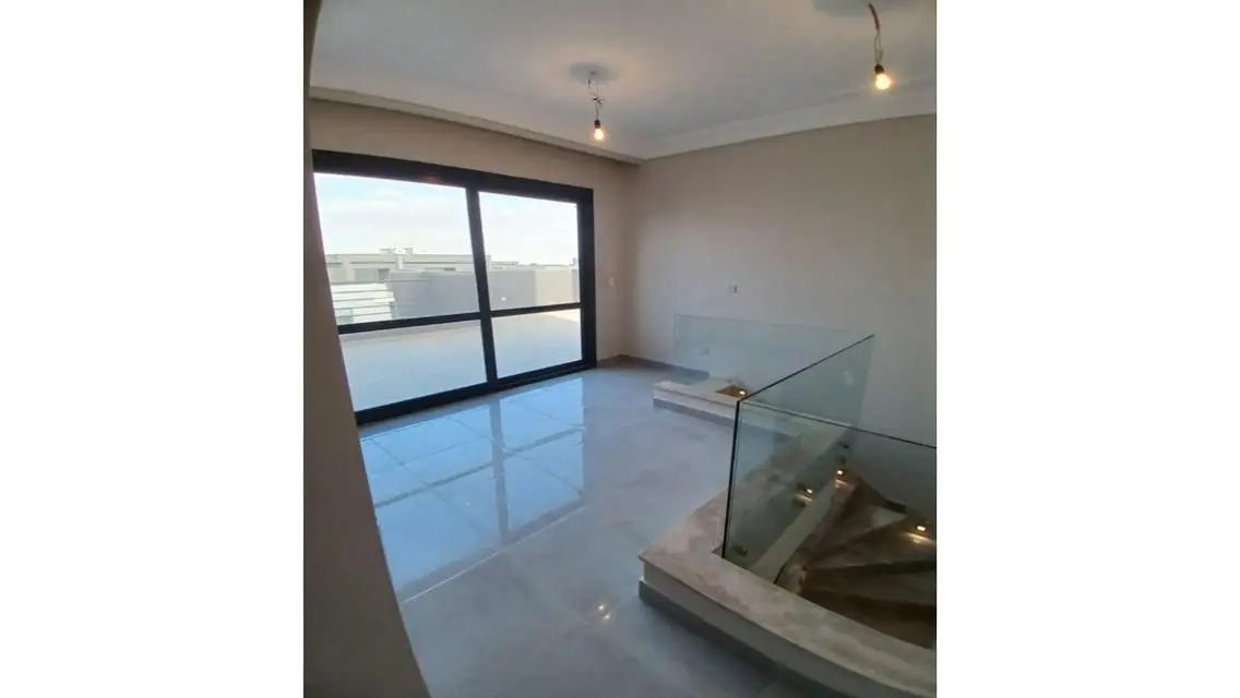 Stunning 156 sqm Apartment in Prime Location