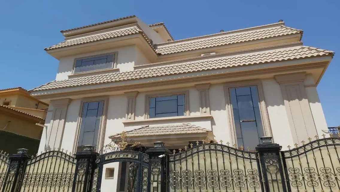 منزل فاخر مع جميع المرافق في موقع متميز