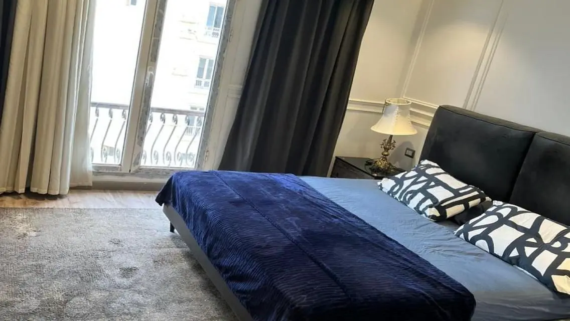 Luxury Apartment with Lake View and Spacious Layout