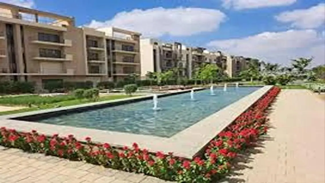 Luxury Villa in Fifth Square - with Private Pool and Garden